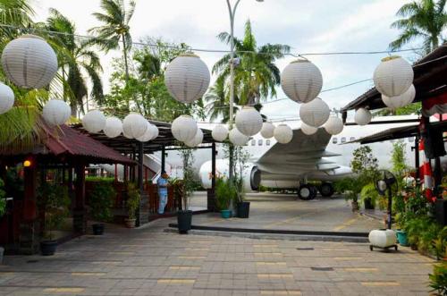 Taman Santap Rumah Kayu Ancol