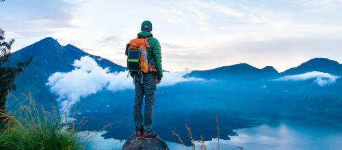 Pendaki Asal Perancis Daki 21 Gunung di Indonesia dalam 1 Bulan