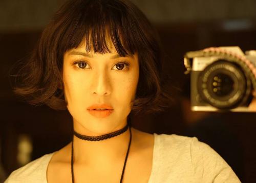 Dian Sastro Jatuh Cinta dengan Batik