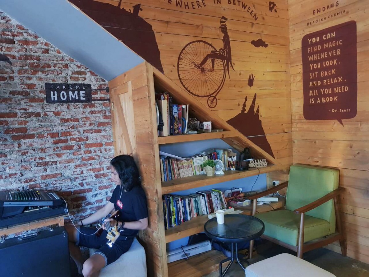 Kafe Sekaligus Wadah Seni Kreatif