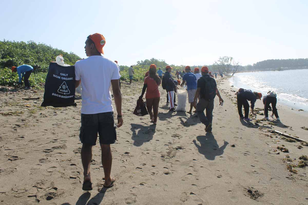 EcoBali turut serta mendukung aksi beach clean-up