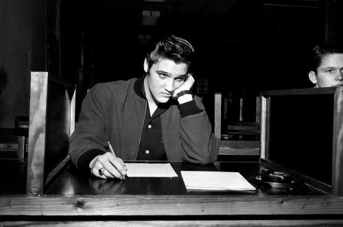 Perjalanan Hidup Elvis Presley Diangkat Menjadi Film Dokumenter