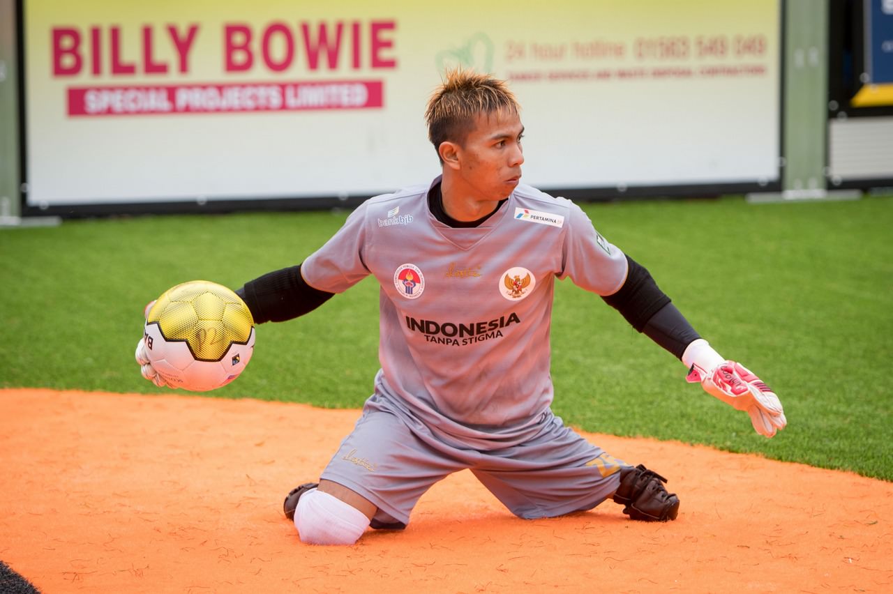 Kiper Indonesia Terlahir Tanpa Kaki Jadi Bintang di Homeless World Cup