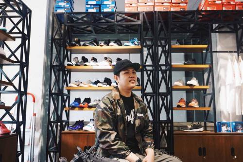 Emil Darwin Sugiarto: Sneakerhead yang Memakai Sneakers Saat Pernikahan