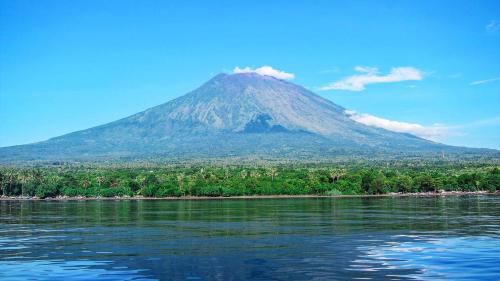 Gunung Agung Berstatus Siaga, Bali Tetap Aman untuk Wisatawan