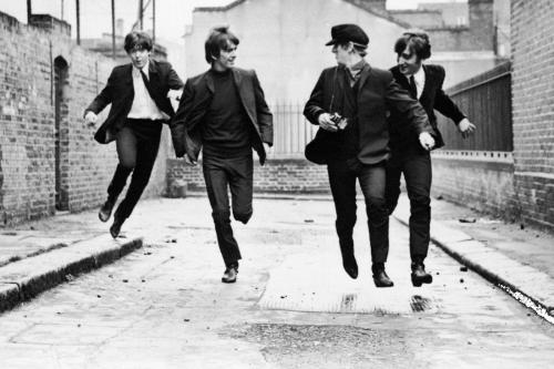 Karya Fotografi Rock n Roll Terbaik Harry Benson