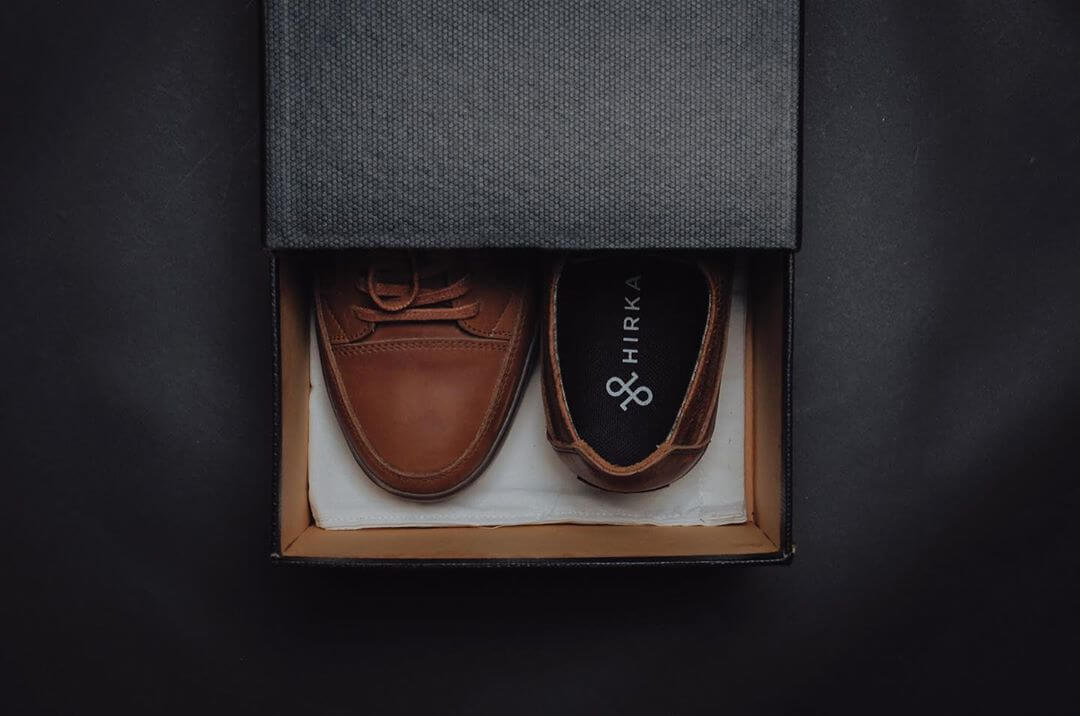 Kemasan premium sepatu Hirka