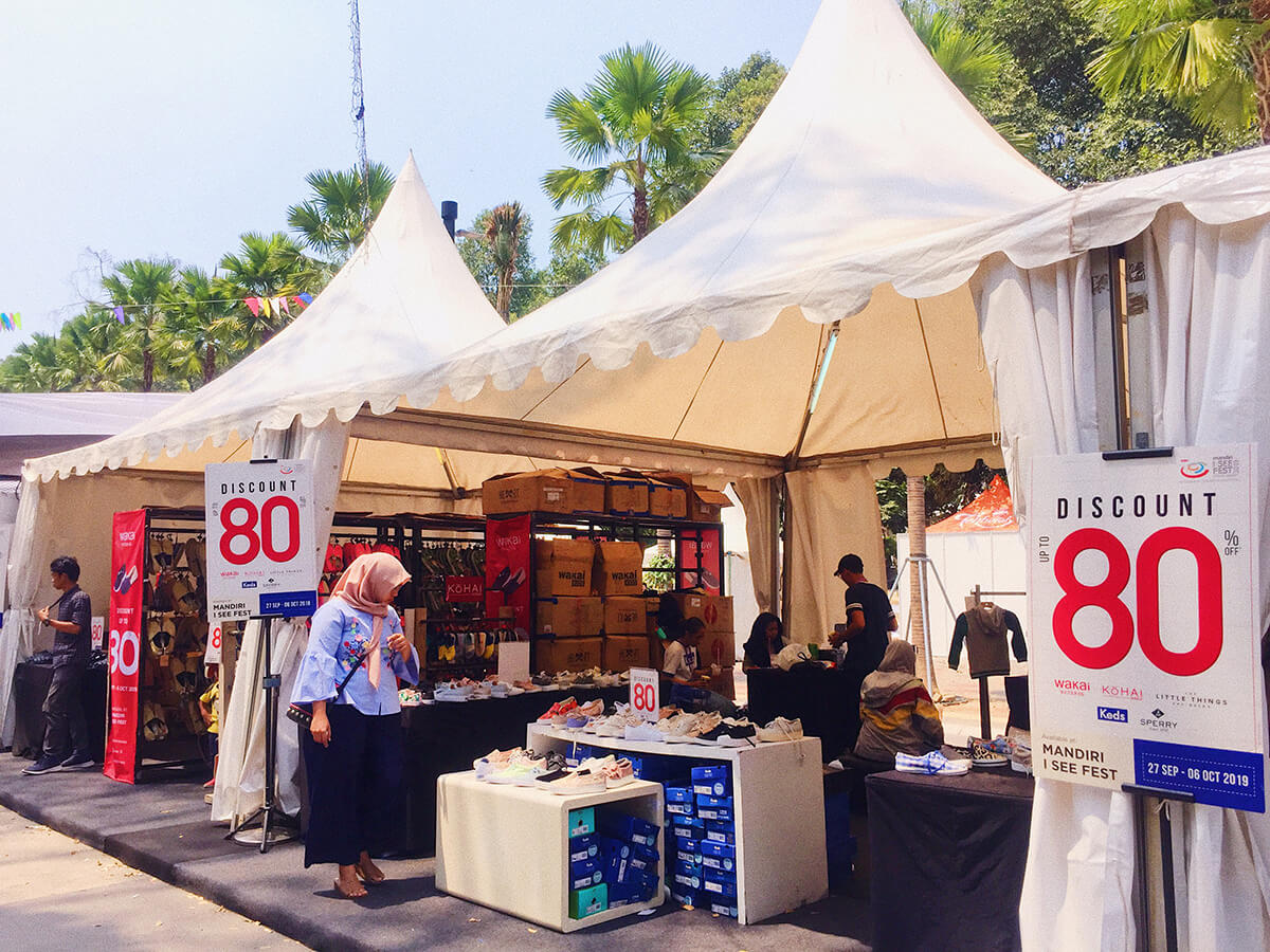 Footwear brand dengan penawaran diskon hingga 80%