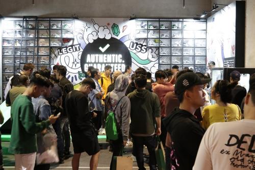 Ratusan Sneakerheads Memperebutkan Raffle MLDSPOT di  Urban Sneaker Society