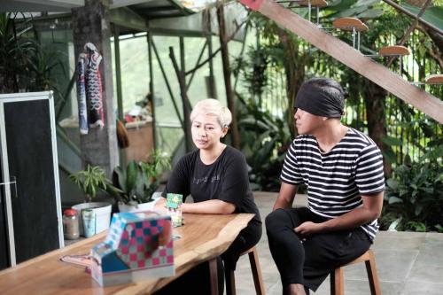 Indieguerillas: Pasangan Seniman Asal Yogjakarta dengan Karya Budaya Pop yang Mendunia