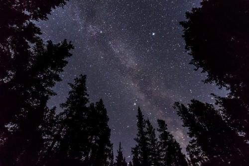 Ingin Melihat Langit Penuh Bintang? Kunjungi Tempat Wisata Astronomi Berikut Ini