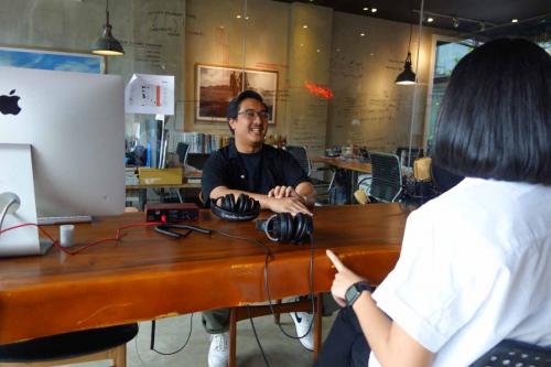 Mudahnya Berbagi Pandangan Lewat Podcast Bersama Iyas Lawrence