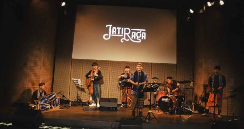 Jatiraga Seru Bermusik Jazz dengan Instrumen Tradisional