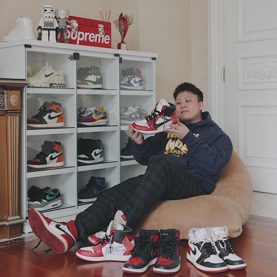 Jejouw bersama sneakers Nike Jordan koleksinya