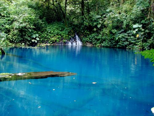 Mengunjungi Danau Kaco, Telaga Jernih bak Cermin Refleks