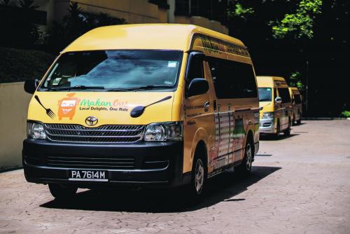 Icip Beragam Kuliner Singapura dengan Naik “Makan Bus”