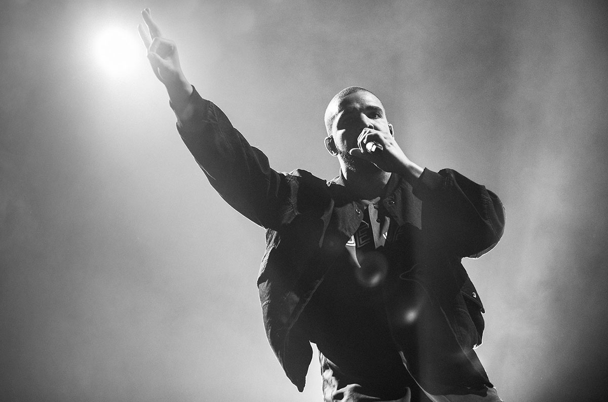 Nama besar masih mengandalkan album fisik