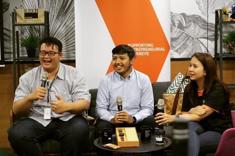 Adi Reza (tengah) ketika mewakili Mycotech menjadi pembicara di talkshow entrepreneurship di Singapura