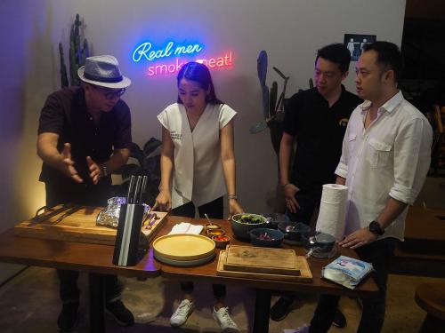 Mr. Roastman: Menjajal Pengalaman Baru Menikmati Olahan Daging Panggang