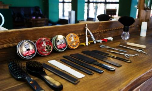 Pomade, Clay, Wax, Gel, Lo prefer yang mana?