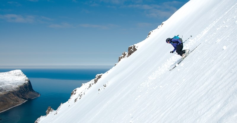 Terbang Ke Utara Bumi di Islandia