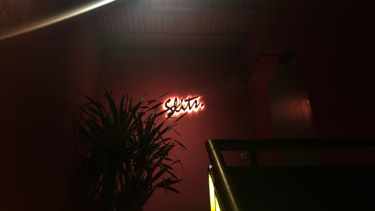 Tempat yang cocok buat nongkrong dan ngobrol heart-to-heart