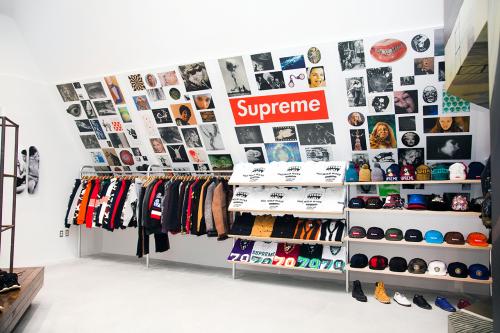 7 Kolaborasi Unik Supreme
