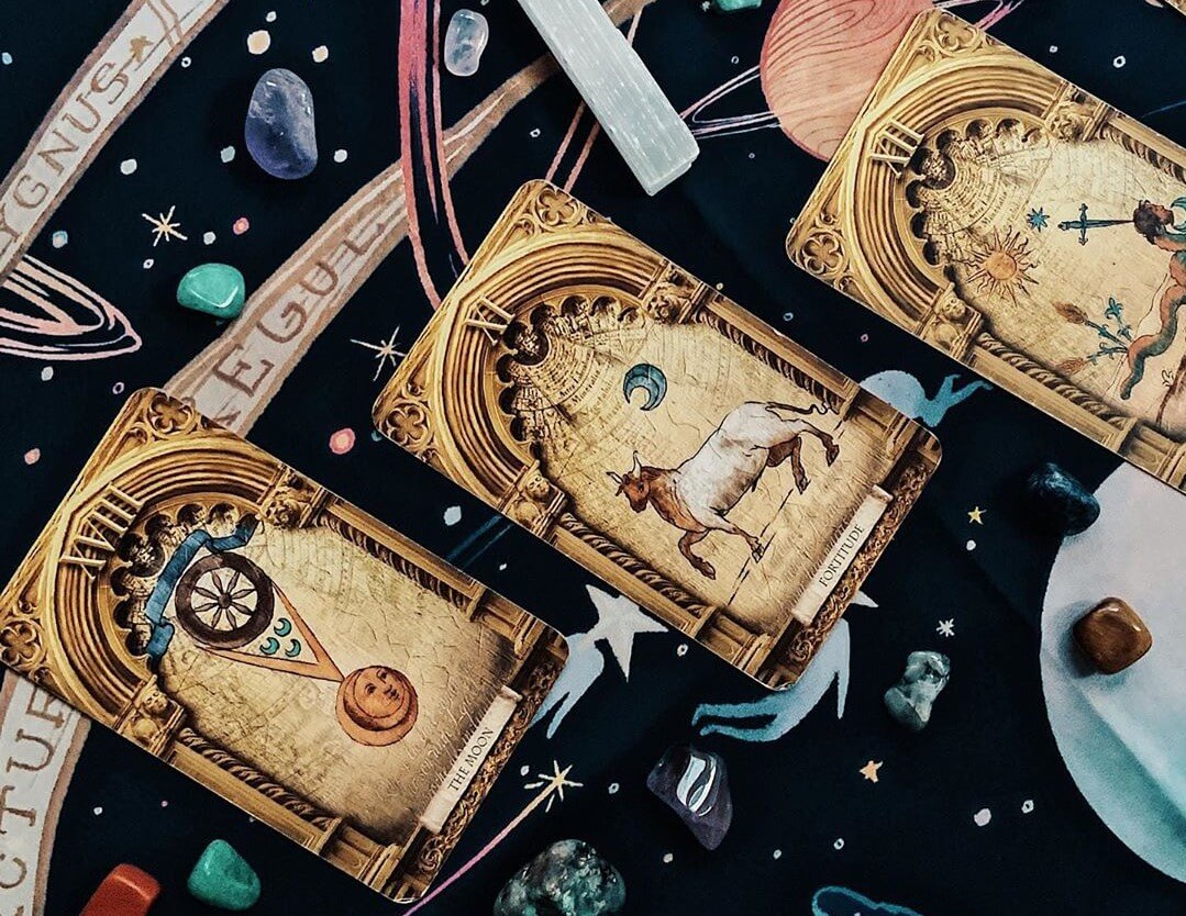 Salah satu koleksi kartu Tarot yang dimiliki Kevin