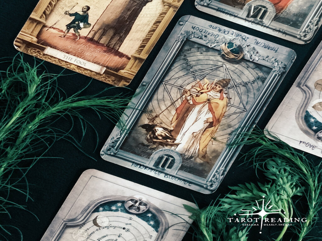 Setiap kartu tarot dipasangkan dengan kartu lain agar mempunyai makna tertentu