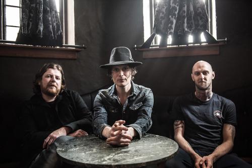 Dari Glasgow, The Fratellis Konsisten Menghentakkan Genre Rock