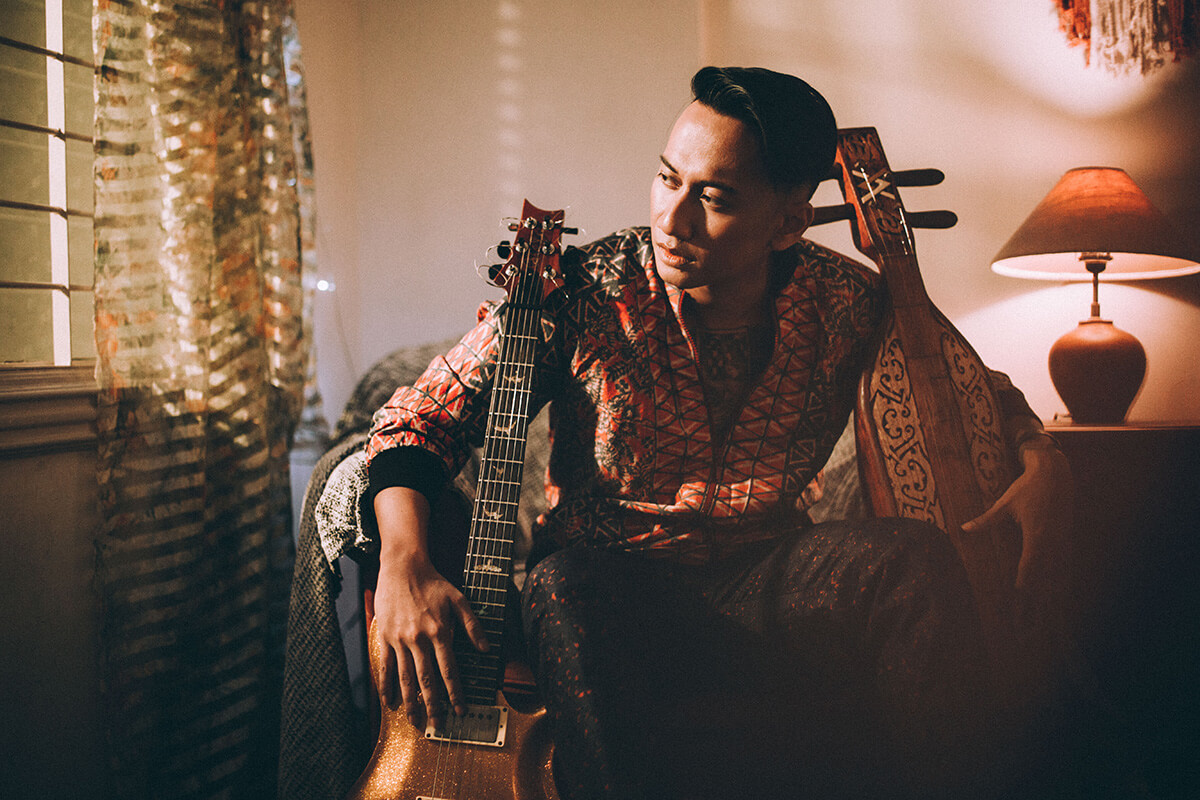 Dalam setiap penampilan, alat musik selalu jadi ikon v1mast