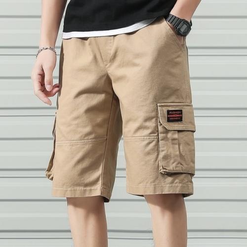 Nggak Cuma Sama Kaos, Ini Yang Bisa Lo Pasangkan Dengan Celana Pendek Lo!