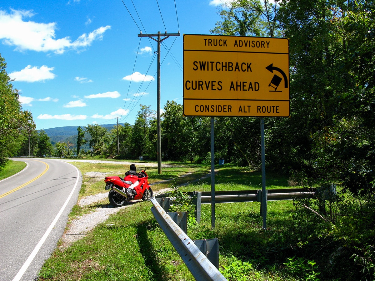 Wisata Jalanan Terbaik di Amerika Serikat, dari UFO Sampai 318 Belokan