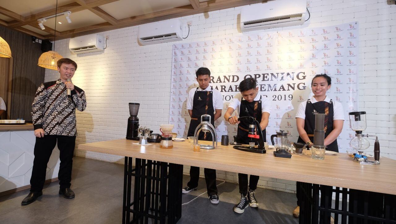 Grand opening Acaraki Kemang sekaligus pemberian penghargaan dari MURI