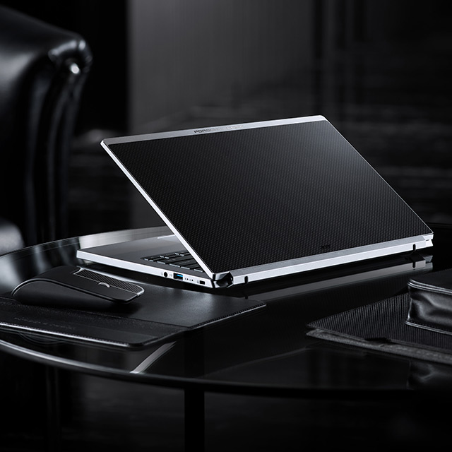 Acer dan Porsche design bikin kolaborasi dengan output yang kece banget bro. Siap buat cop laptop ini bro?