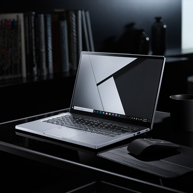 Acer dan Porsche design bikin kolaborasi dengan output yang kece banget bro. Siap buat cop laptop ini bro?