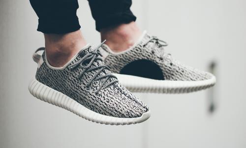 5 Kesalahan Merawat Sneakers yang Harus lo Hindari