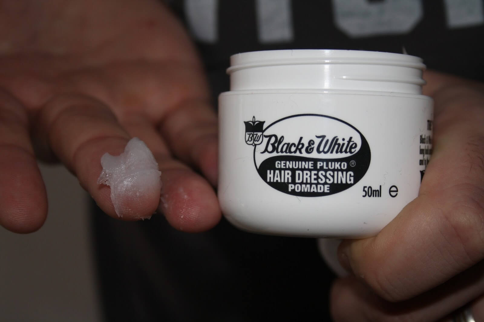 Black and White - Pomade water based terbaik di dunia