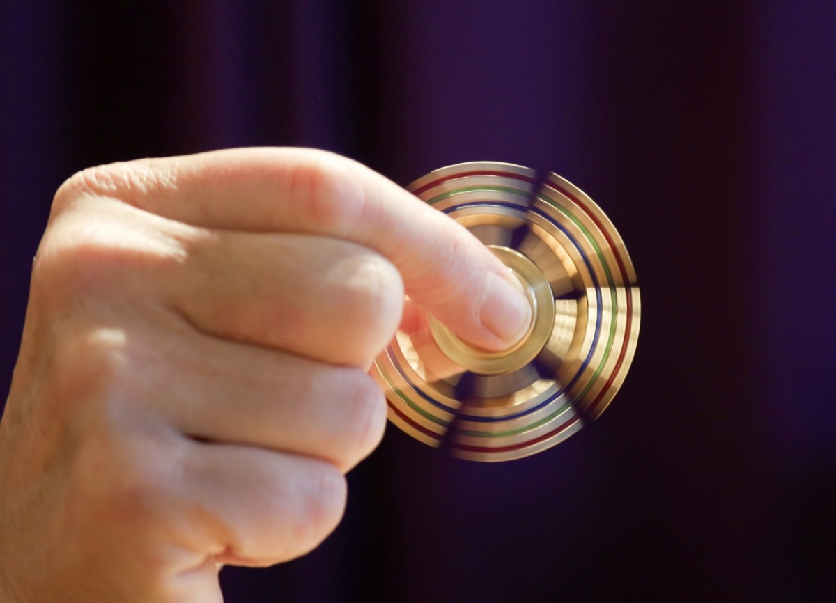 Fidget Spinner Termahal Dibanderol Seharga Mobil