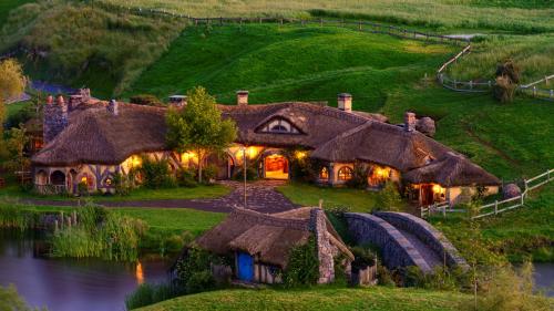 Liburan ke Kampung Hobbit di New Zealand
