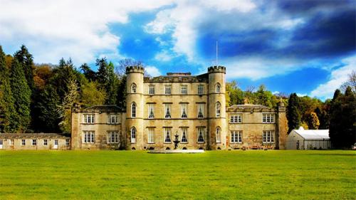 Siapa Bilang Tinggal di Istana Hanya Untuk Bangsawan?