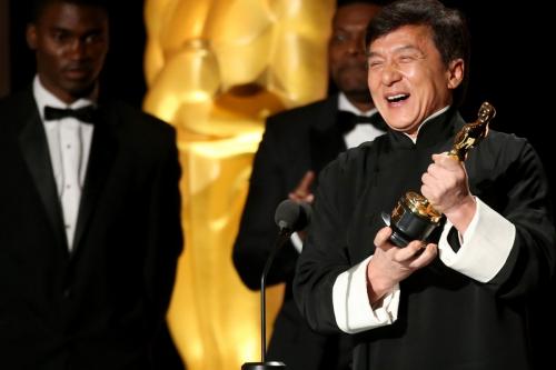 MLDSPOT | Akhirnya Jackie Chan Dapat Piala Oscar