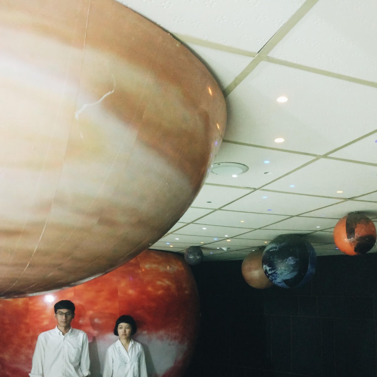 Ketertarikan akan astronomi menjadi salah satu inspirasi pembuatan album Planetarium