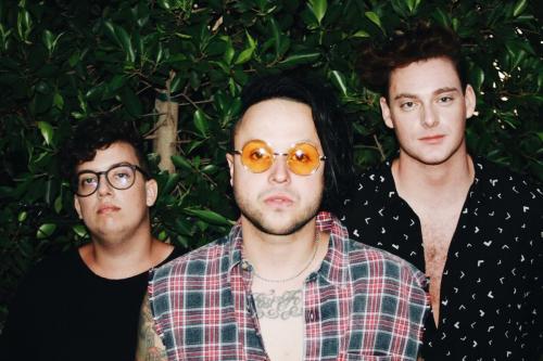 lovelytheband, Sukses Instan Berkat Lagu Berjudul ‘Broken’