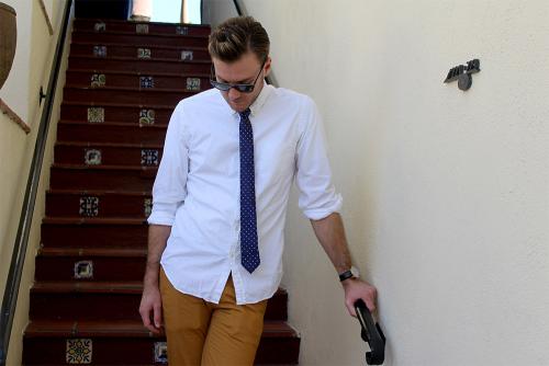 Kapan Seharusnya Kemeja Dimasukkan Ke Celana?