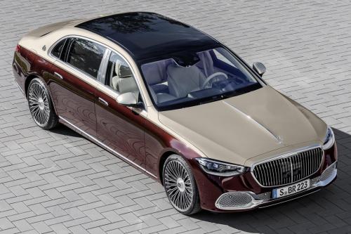 Bawa Mercedes-Maybach S-Class ke Tongkrongan: Auto Jadi Sultan, Bro!