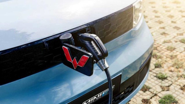 Ada saingan Tesla nih dair Tiongkok, namanya Hongguang MINI EV mobil listrik yang mungil!