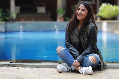 Nadine Waworuntu Siap Ikuti Jejak Mama Uthe