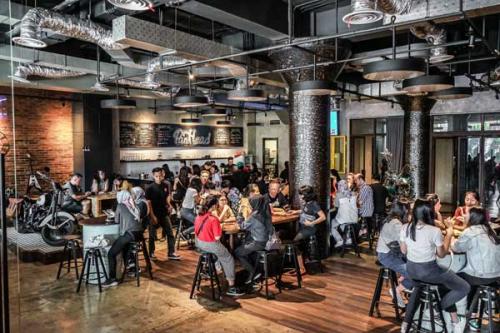 Panhead, Tempat Berkumpul dengan Perpaduan Hobi Motor dan Musik 