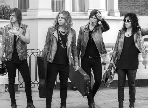 Ketika Queen Berpadu Dengan the Rolling Stones